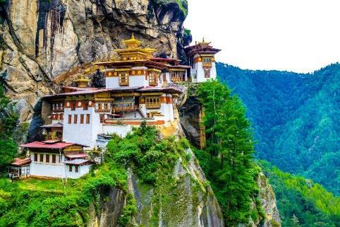 Thimpu Tshechu bezoekt, één van de leukste kloosterfestivals van Bhutan! Daarnaast ga je natuurlijk ook naar de móóiste plekjes van Bhutan.