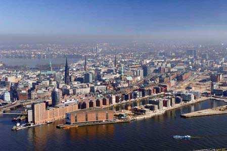 Hamburg: herstructurering havengebied Hoofdpunt is de samenhang tussen overheidsverantwoordelijkheid en individuele verantwoordelijkheid: De overheid handhaat de kering met het oog op binnendijkse