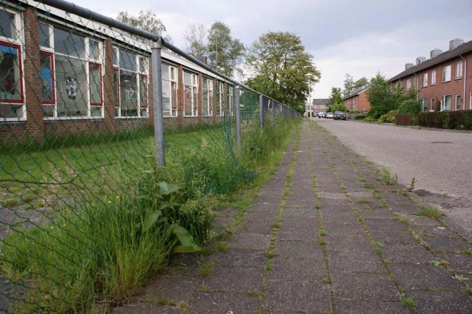 Motie sloop leegstaande gebouwen in de gemeente Coevorden Op initiatief van de PvdA fractie nam de gemeenteraad onlangs een motie aan die het college oproept tot sloop van een aantal verpauperende