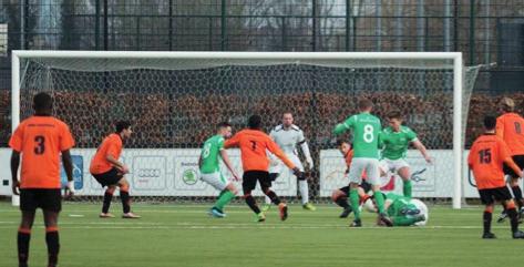 Dan zal er uit een ander vaatje getapt moeten worden. Zaterdag 1 verraste met een 0-1 overwinning bij koploper Victoria 1893.