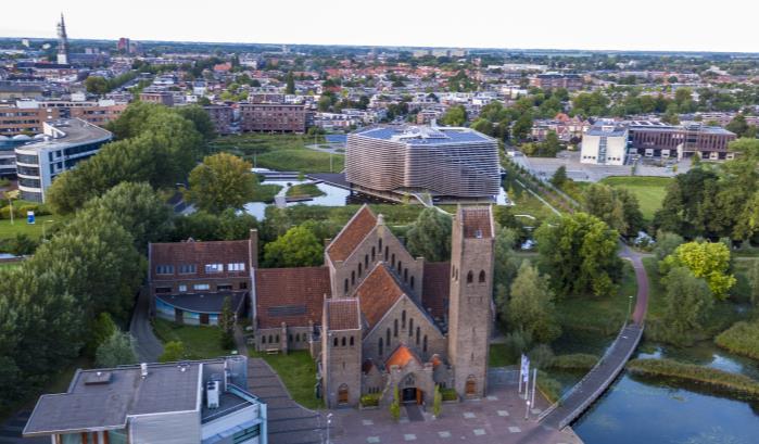 WaterCampus organiseert samenwerking tussen (inter-) nationale bedrijven, kennisinstellingen en overheden in de watertechnologiesector en heeft de ambitie deze sectorverbindende rol te vervullen voor