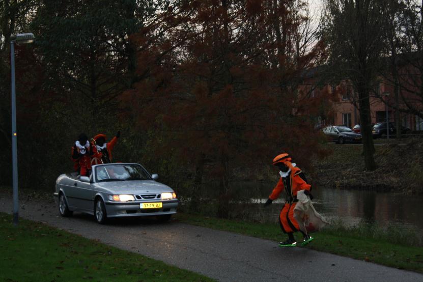 SINTERKLAAS Op donderdag 5 december heeft Sinterklaas weer een bezoek gebracht aan onze school.