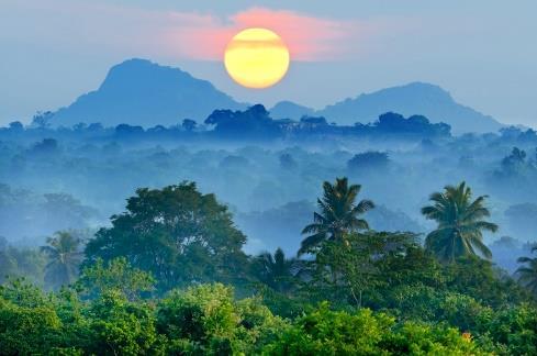 Geniet van historische steden, prachtige oude tempels, groene jungle en magnifiek karstgebergte, kleurrijke bergstammen, drijvende markten, aangename wellness arrangementen en een fantastische cruise