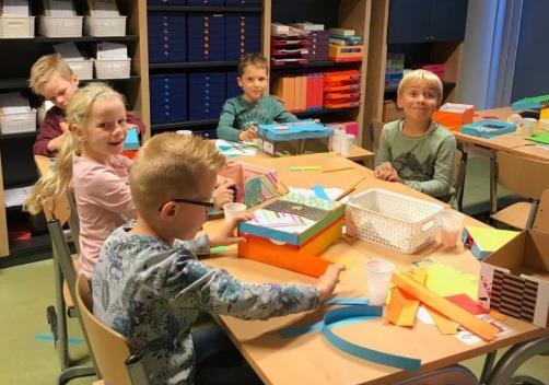 Schoenmaatjesproject groot succes. Vorig jaar werd het idee geopperd om met onze school mee te doen aan het schoenmaatjesproject.