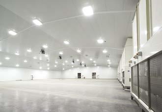 50 Geconditioneerde ruimten Geconditioneerde ruimten Coldstore QuadCore Coldstore QuadCore omvat het assortiment geïsoleerde dak-, gevel-, binnenwand- en plafondpanelen met QuadCore Technology