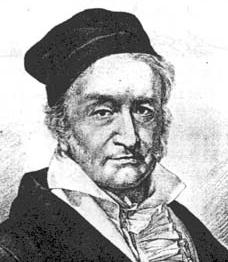 Terug naar het coderen. Om de Caesar-methode uit te voeren, gebruiken we klok-rekenen a.d.h.v. een de klok met de getallen 0, 1, 2, 3,..., 25. Hiermee is ons probleem van x, y, z opgelost.