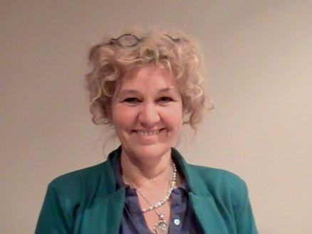 Anja Buteröwe Anja Buteröwe is ruim 20 jaar werkzaam geweest als behandelcoördinator in de Verslavingszorg en de Jeugdhulpverlening. Zij werkte daar met Multi -probleem gezinnen.