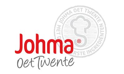 Huzarenschoteltje (Johma) Huzarensalade Huzarensalade, smaakvol gegarneerd met een waaier van saus, blokjes wortel, zilveruitjes en een kleurrijke kruidenmix.