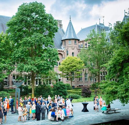 ALLE ZALEN Klassiek of juist hypermodern wij houden wel van diversiteit. Onze kleurrijke congreslocatie zit vol Amsterdamse historie, heeft een lekker eigentijds karakter en 1000 m2 meeting-expertise.