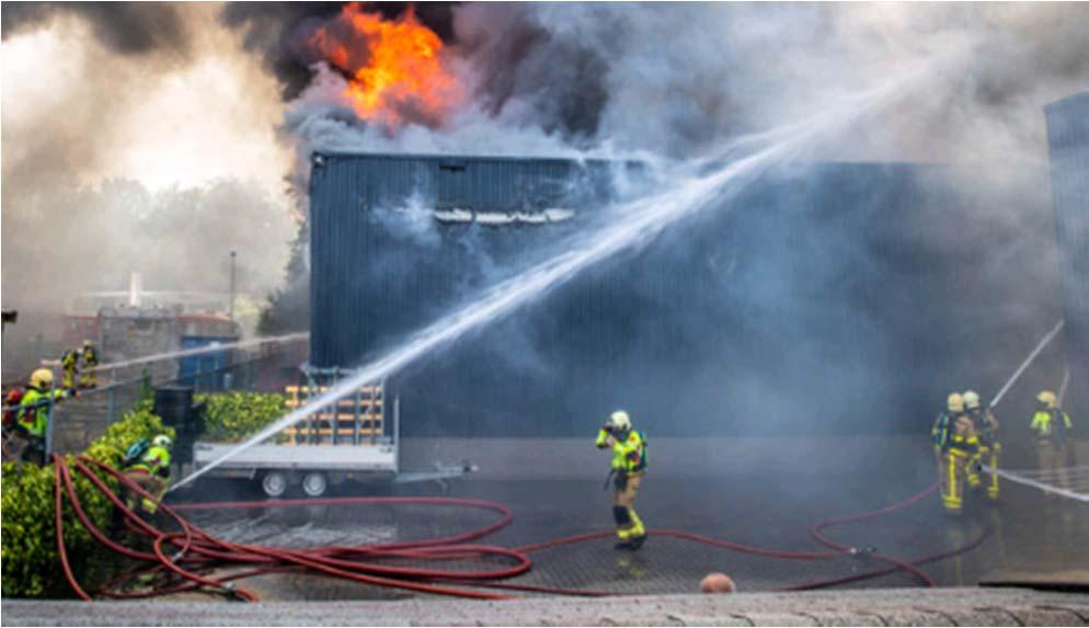 Brandweer Nederland: Van een hoop van die nieuwe producten weten we eigenlijk niet precies wat er mee gebeurt tijdens een brand.