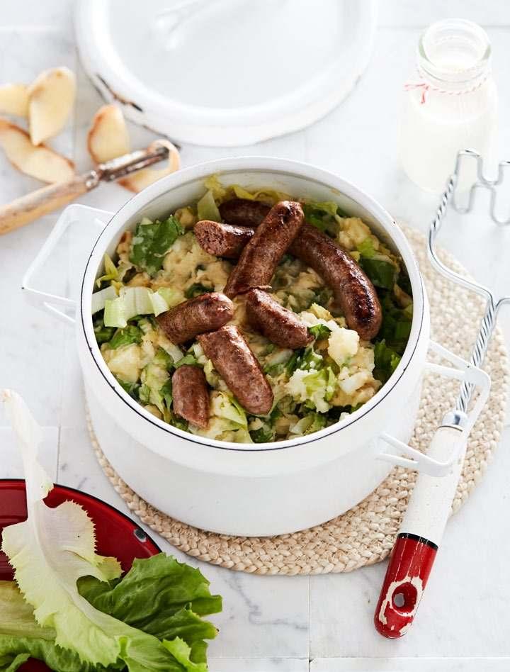 Stamppot andijvie met runderchipolata De klassieke stamppot andijvie met spekjes en kaas vinden we hier thuis heerlijk. Maar af en toe eens wat anders is ook lekker.