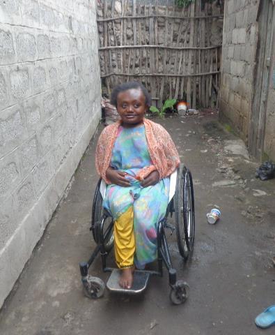 Ze was slechtziend, haar ogen waren ontstoken en ze kon niet tegen zonlicht. Father Ato Yosef, een medewerker van de partnerorganisatie in Hawassa, heeft haar meegenomen naar het ziekenhuis.