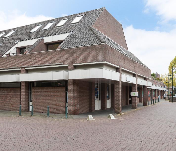 Nog geheel naar eigen wens te maken maisonette met een grote lichte woonkamer, open keuken, 2 slaapkamers, ruim balkon en 2 bergingen.