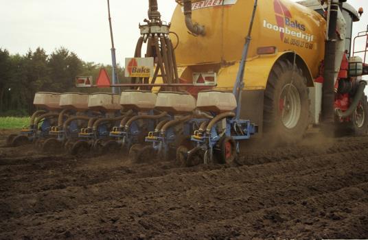 Tijdstip toedienen Voor een maximale werking van nutriënten is het belangrijk om de mest vlak voor zaaien toe te dienen.