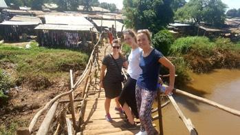 Highlights Malawi & Zambia reis: > Stadswandeling door Lilongwe met een bezoek aan de lokale markt met zijn adembenemende tol brug en bezoek aan natuur