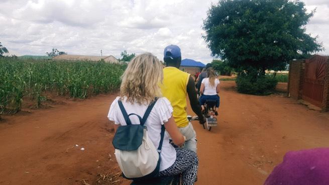 Hier gaan we concreet aan de slag met waardevolle activiteiten > Een spectacilaire safari naar South Luangwa National park in buurland Zambia, op zoek