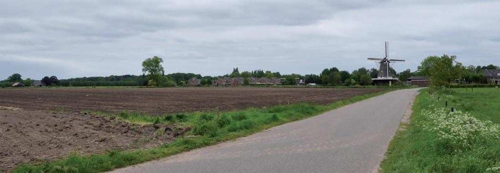 Enkenlandschap Een enk (of es) is een hoog gelegen akker. De enk kenmerkt zich door het open karakter met relatief weinig beplanting en wegen. De boerderijen liggen doorgaans aan de rand van de enk.