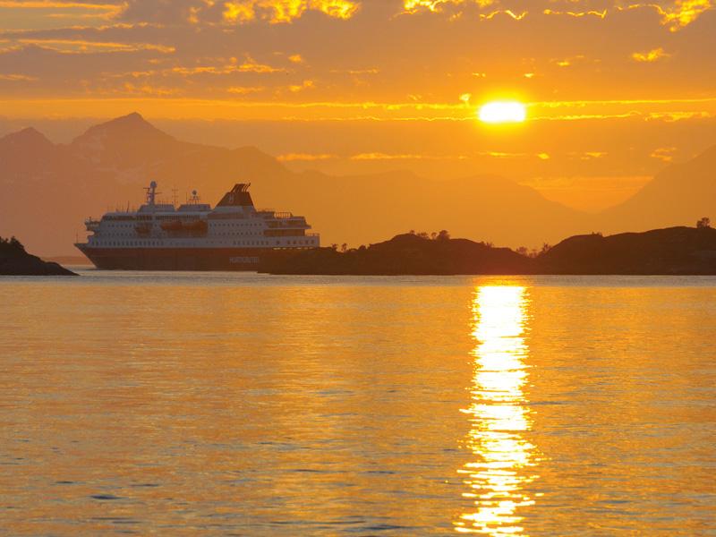 Noorwegen Leif Eriksson 25-Daagse hotelrondreis incl. overtocht en Hurtigruten De spectaculairste Noordkaapreis: via de Rijksweg 17 langs de Noorse kust naar het noorden en terug met Hurtigruten.