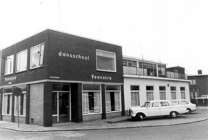 Dansschool Veenstra, destijds (1972) hoek Tuinstraat-1 e Sligtestraat Stadsmuseum Almelo
