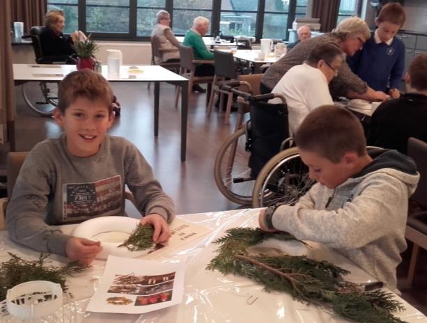 zorgcentrum om samen met de bewoners enkele kransen