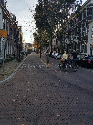 2 Straten Opvallend aan de straten in de noordelijke binnenstad is dat vrijwel alle straten erg smal zijn