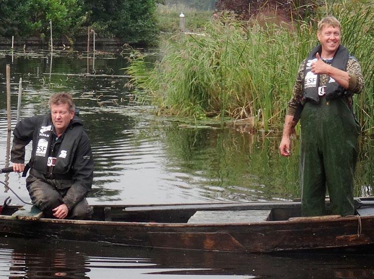 Niet voor consumptie, maar naar zee geholpen Vorig jaar hebben DUPAN en de Friese Bond van Binnenvissers samen voor de eerste keer schieraal opgekocht binnen het Friese quotum en uitgezet in de