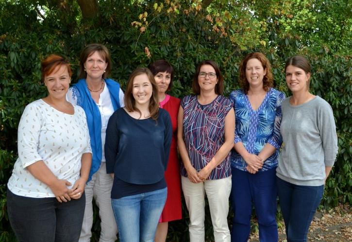 zelfstandig worden, Thuisbegeleiding betekent ook emotionele ondersteuning: meegaan met de gezinnen op de moeilijke weg van verdriet en gemis, van verlangen en hoop.