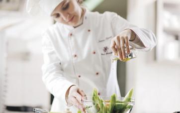 het menu - dat is de realiteit van een commerciële keuken. Kwaliteit en service staan hoog in het vaandel in de cateringbranche.
