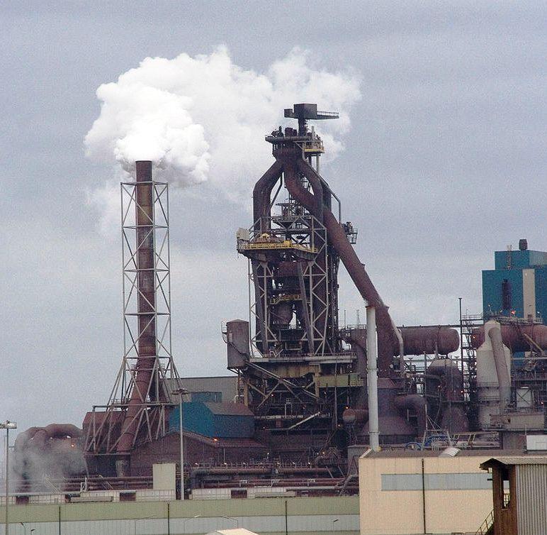 2 1 kooksfabriek De kooksfabriek heeft 40 batterijen, per stuk 35 ton kolen in 18 uur.