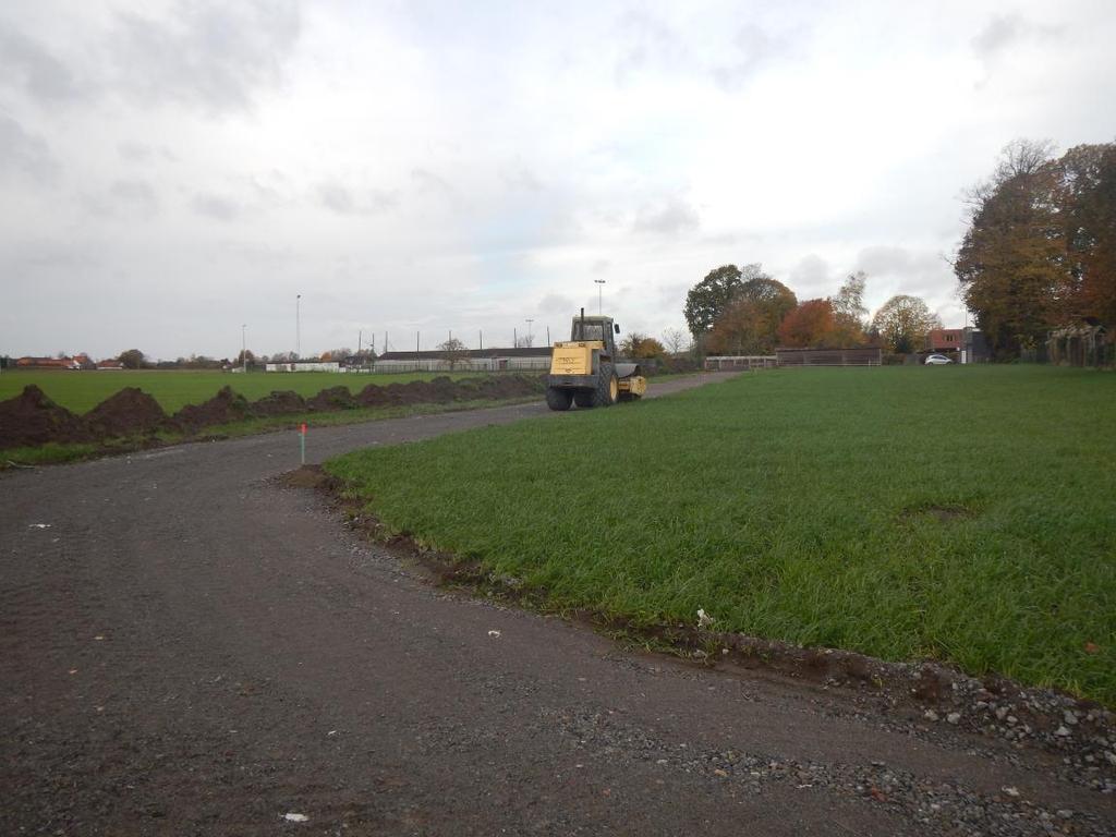 Fase 1 (deel tussen Beertegemstraat en Molendamstraat) o Aanleg (fundering) voetpaden Fase 2 (deel tussen Molendamstraat en Ouwegemstraat) o aanleg parking voor De Griffel (incl.