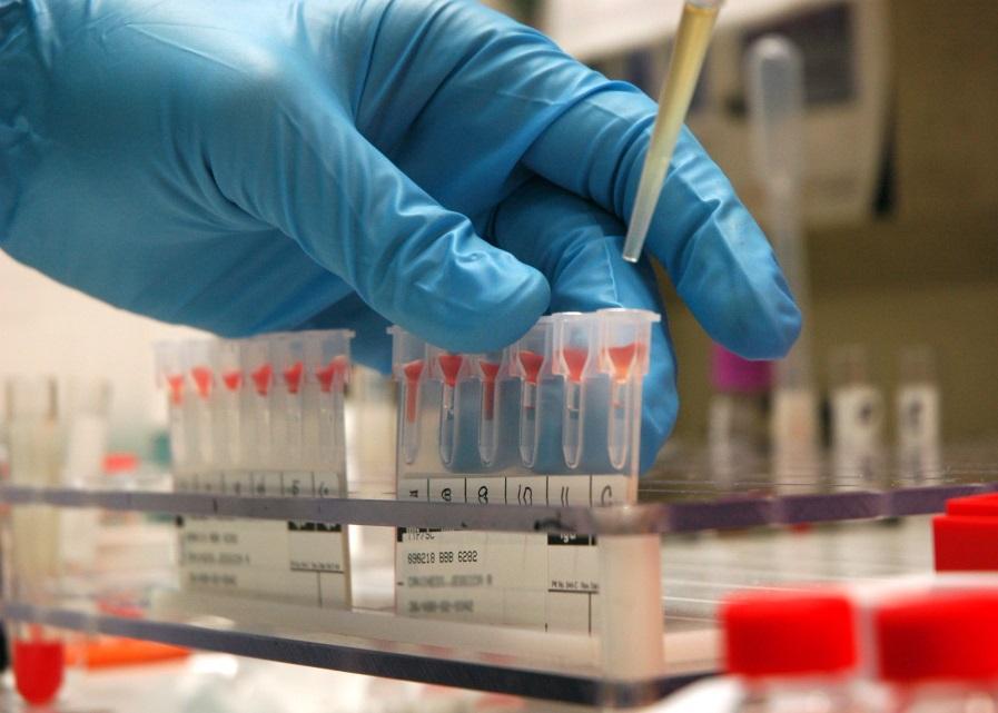 Compatibiliteitsonderzoek Bloedgroep ABO/D Screening op irregulaire antistoffen Screening positief: nader onderzoek
