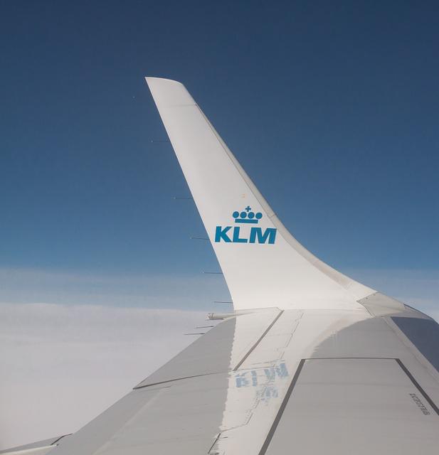 Praktische informatie: vervoer vliegen vliegmaatschappij: KLM geldige ID-kaart of paspoort mee Handbagage: 1 stuks 55x35x25 + 1 stuks, max.