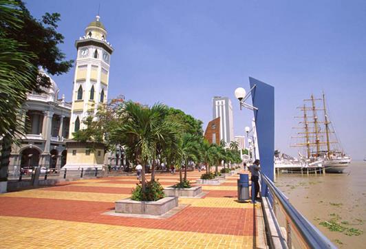 Dag 13: Puerto Lopez Guayaquil (B-L-D) Na het ontbijt rijden we richting Guayaquil de economische hoofdstad van het land waar we in