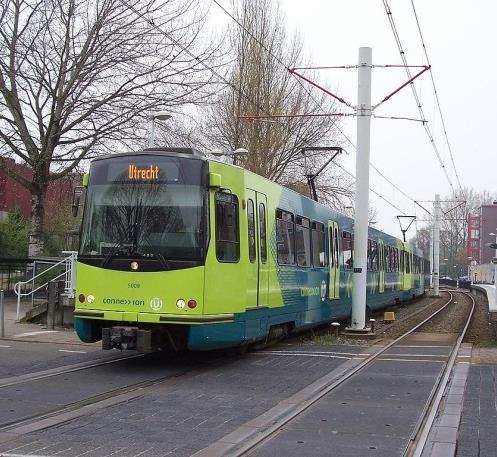 Het station te ontlasten door de vervoersvraag deels op voorstations op te vangen: Bilthoven, Houten etc. Ook een extra station bij de Uithof is mede bedoeld om Utrecht- Centraal te ontlasten.