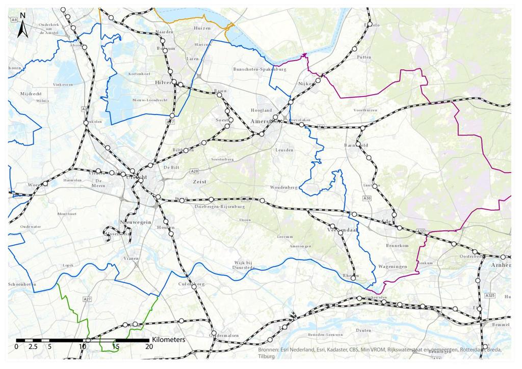 2. Kenmerken van Midden-Nederland: spoornet Spoornet is ruggegraat van het OVsysteem Het openbaar vervoer in Midden-Nederland bestaat hoofdzakelijk uit trein en bus, aangevuld met enkele