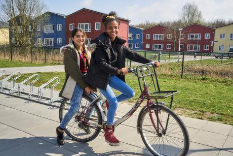 Wat kunnen jullie doen om te zorgen dat vluchtelingen zich meer thuis voelen in Nederland? 4 En nu jij! Wil jij ook wel iets voor je buurt doen?