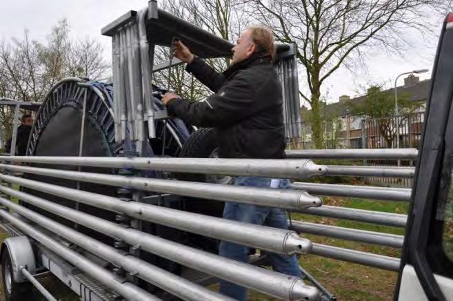 Stap 01. Stap 02. Kies een geschikte locatie uit met een oppervlakte van 15,60 m.