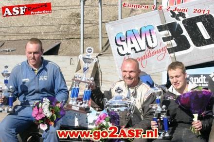 De snelle Nijmegenaar #124 Wim Peeters werd vlak erachter 2 e en #116 Barry Bauwer finishte als derde. Barry behaalde overigens wel de finale overwinning zaterdag.