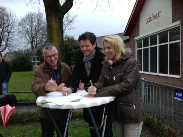 Uit de dorpsraadvergadering van 4 december 2012 Op 16 november zijn wij in Echt geweest naar het Plattelands Parlement Limburg van de VVKL (vereniging voor kleine kernen).