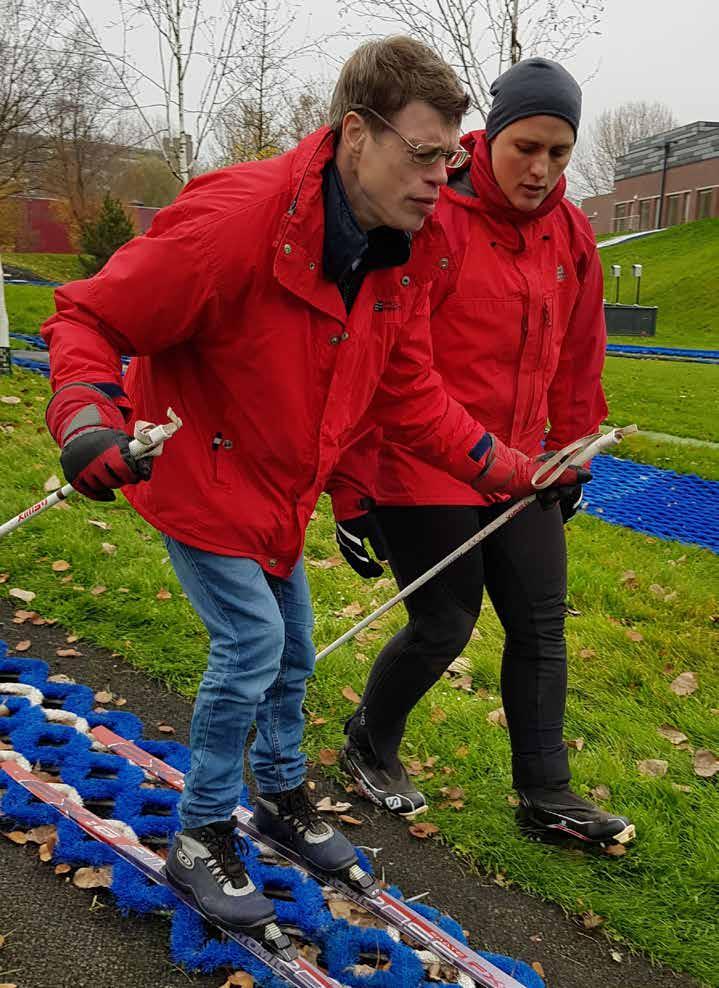 Grenzeloos actief Deel II Gouda Op borstelbaan in Gouda is ook plaats voor sporters met een verstandelijke beperking Langlaufen is zó leuk, dat moet voor iedereen te doen zijn i Bij