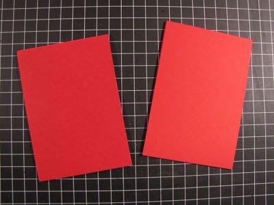 Neem voor de binnenpagina's 6 stukjes cardstock van 9,5 x 13 cm en 6 stukjes van 9,5 x 14 cm.