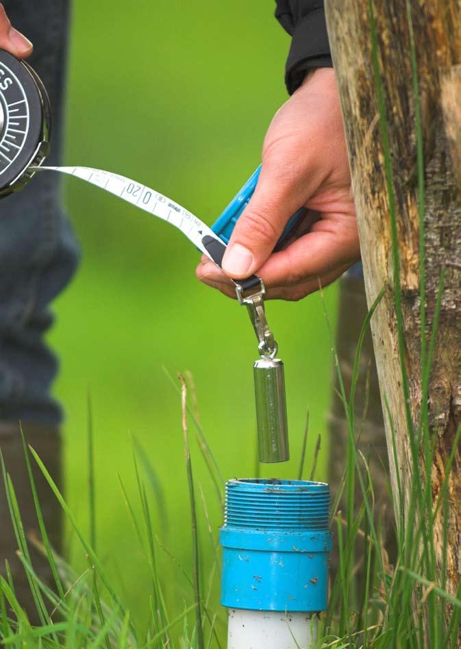 H onderzoek BODEMBESCHERMENDE VOORZIENINGEN Om de bodem op agrarische bedrijven te beschermen tegen afvalwaterstromen, zijn voor uiteenlopende opslagsituaties bodembeschermende voorzieningen