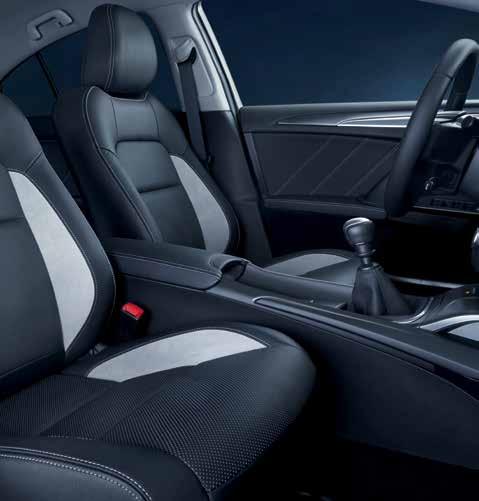 kleurenaanraakscherm. In de nieuwe Avensis stappen is dan ook een zinnenstrelende ervaring.