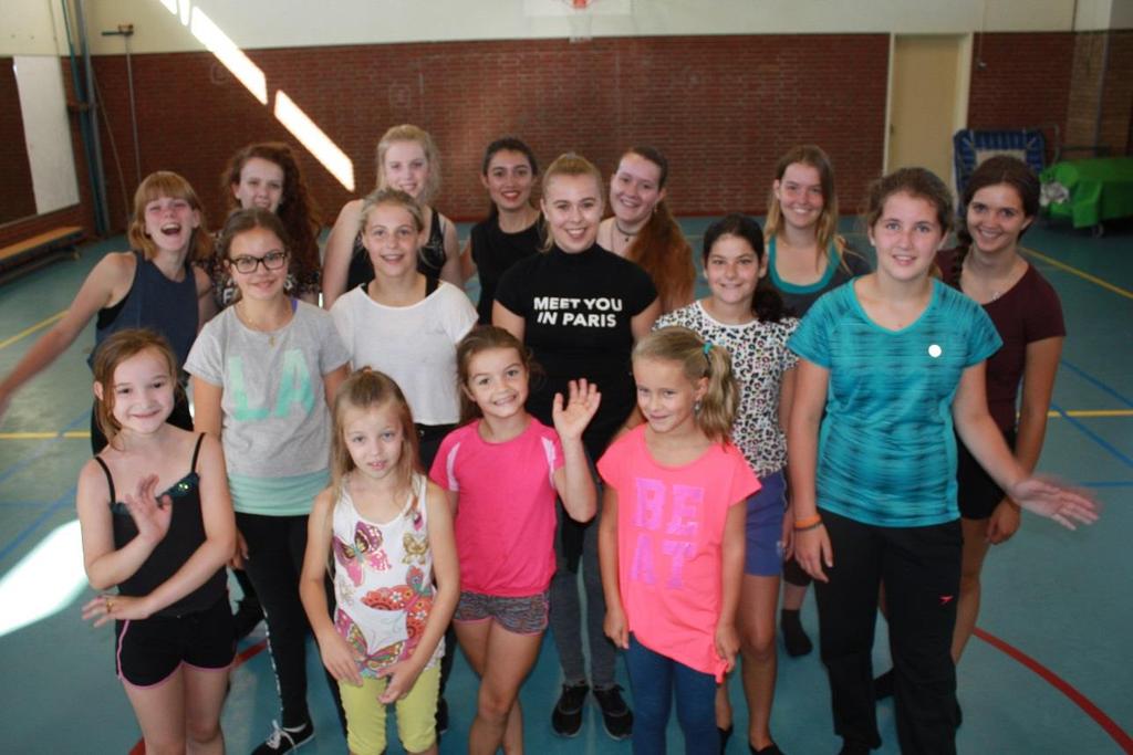 Dansen bij de Needse Gymnastiek Vereniging N.G.V. Bo Sleebos is dit seizoen begonnen als danstrainster bij de Needse gymnastiekvereniging (NGV).