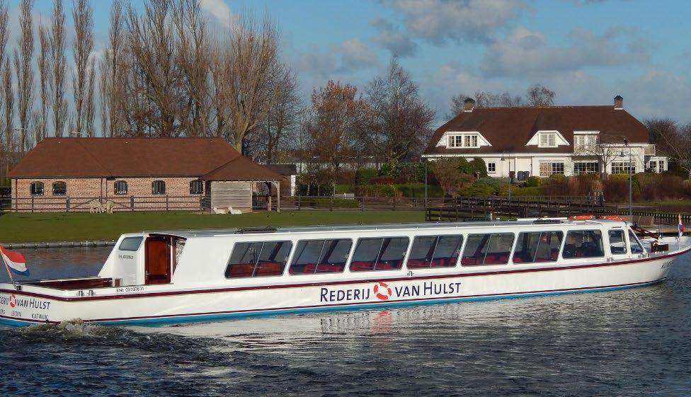 De Rijnland De Rijnland is een sfeervolle rondvaartboot. Aan boord kunt u gezellig zitten, zowel binnen als buiten op het achterdek.