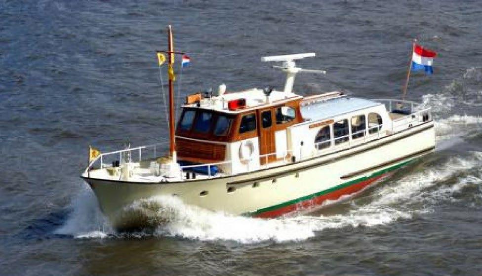 Statenjacht Zuid-Holland Welkom aan boord van het Statenjacht Zuid-Holland. Dit schip heeft koninklijke gasten aan boord gehad, alsook de Commissaris van de Koningin.