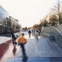 Westblaak Skatepark (Centrum) Genomineerd Op initiatief van vertegenwoordigers uit de skatewereld heeft de gemeente een verkeersriool bestemd met een hippe stedelijke functie.