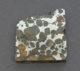 In meteorieten (achondrieten) worden ca.