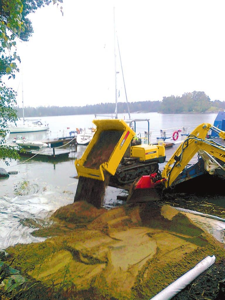 Robuuste en grote laadbak > Grote laadbak: 1.24 m 3 opgehoopt.