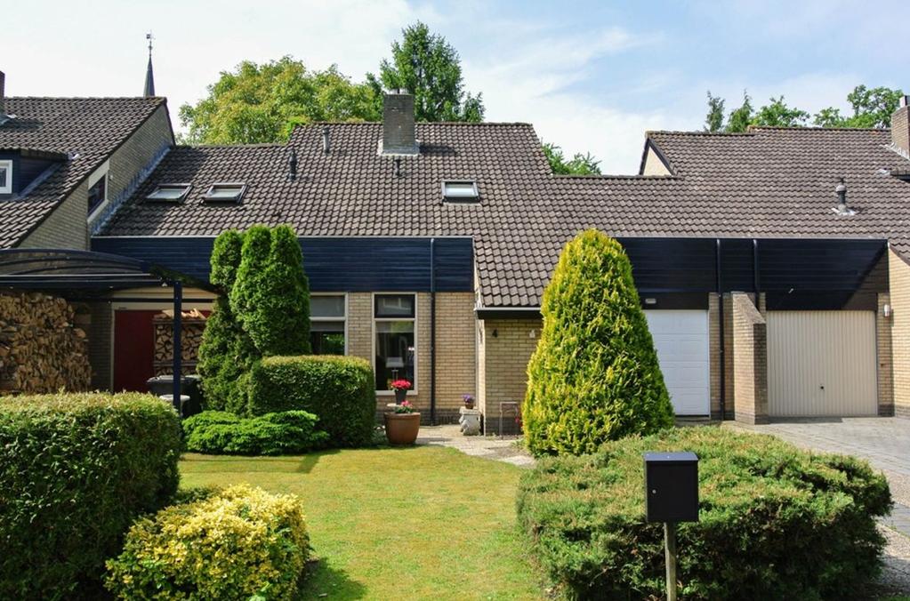 Flevolaan 4 9501 VG Stadskanaal Inleiding Verrassend ruime woning met slaapkamer op de begane grond en op loopafstand van het centrum!